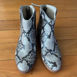 Dolce vita snake print women boot size 6M faux leather